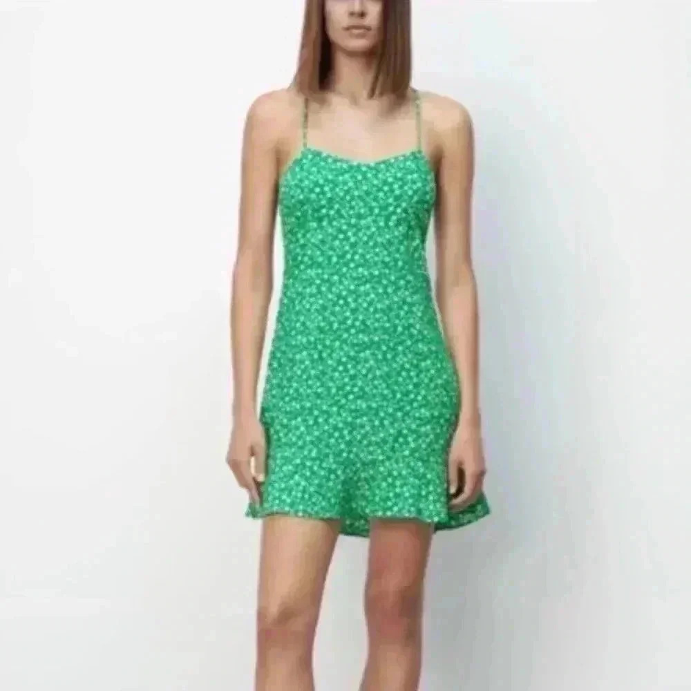 Zara new with tags green and white floral mini sundress in size small - Picture 2 of 8
